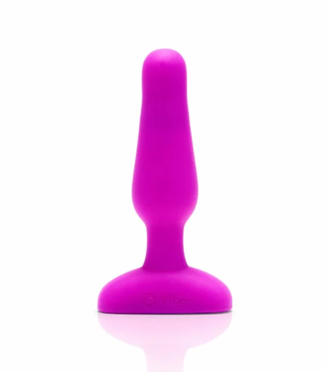 Zdalnie sterowany plug analny - B-Vibe Novice Plug Fuchsia