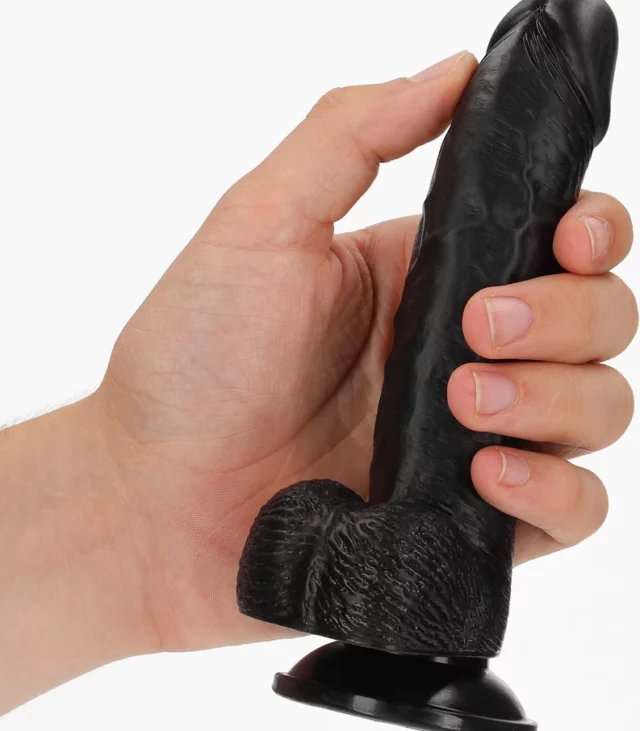 RealRock - Zakrzywione realistyczne dildo z jądrami i przyssawką 15,5 cm